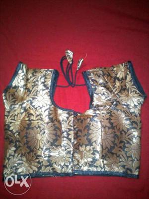 Per single blouse within 15km free home delivery
