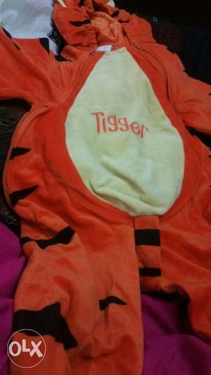 Tiger fancy dress for Nur kg child is new and unused