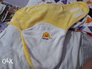 Toddler's White And Yellow Pocket