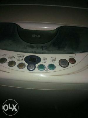 Washing machine 6 kg perfectly working,only side