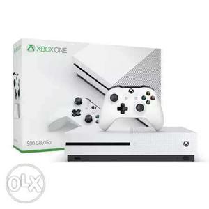 White Xbox One Console With Controller