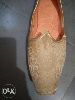 Brown Floral Jaapi Shoe