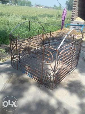 Cage iron made