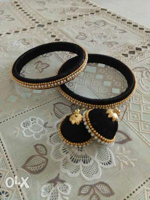 Combo of bangles n earrings.. available in