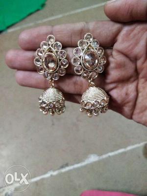 Gold-colored Jhumkasr Earrings