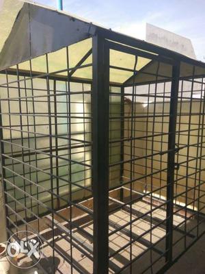 Unused Dog' s cage, size 5x4,good in condition, only four