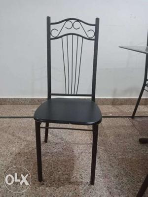 A one condition i shell urgently dinning table with 6chairs