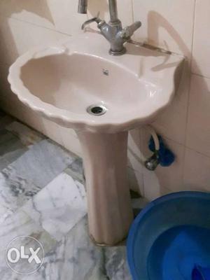 Cera brand wash basin urgent for sale
