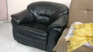 Damro Sofa set.. 3+1+1 great leatherette