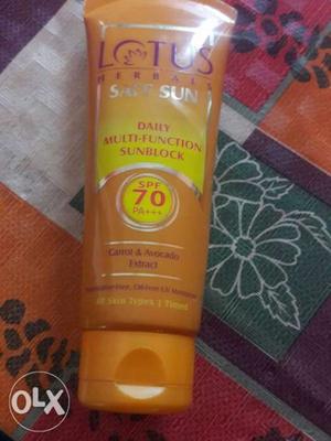 New product lotus herbal sunscreen
