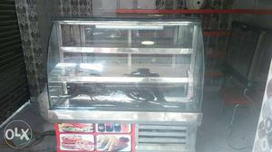4 feet display freez and patie big display ovean,