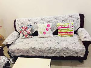 5 seater Sofa set plus 5 cushions and 2 Sofa cover sets