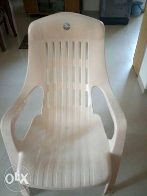 Big size single resting chair. CELLO brand. New