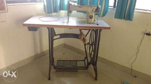 Sewing machine in very good condition price