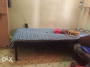 Single metal bed..used for just 2 months