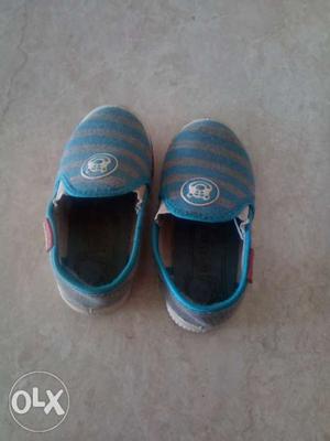 2 pair of kids shoes in good condition for 1 to 2