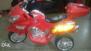 Battery operated super KIDS bike...IN A EXCELLENT CONDITION