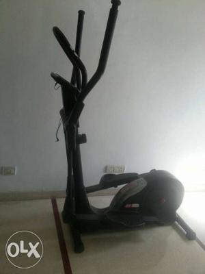 Cross trainer Machine for Home Gym (Fitline).