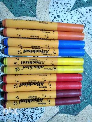 Highlighter pen 2 ₹ per piece
