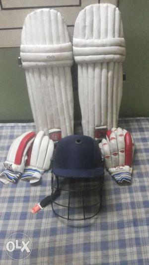I want to sell my cricket kit.It includes 1 pair