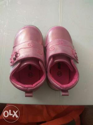 Kids shoes girls size 20 for 1-2 year child. good