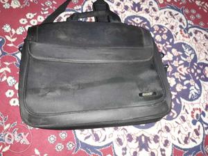 Laptop bag in good condition. all zip in good
