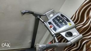 Motorized treadmill new condition
