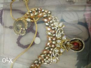 Necklace gold polish. Bride set in 700 rs