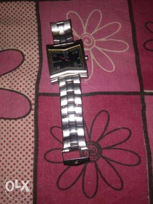 Only 2year fastback wrist watch