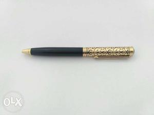 Sale for personalised pen with your name written