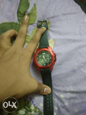 This is 1 year old watch from sonata the current