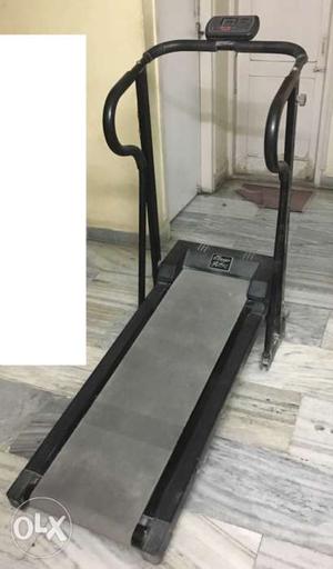 Treadmill, manual, foldable, with digital