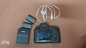 Canon 5D mark3 with 2 batteries charger.