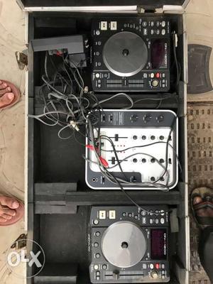 DJ equipment in running condition
