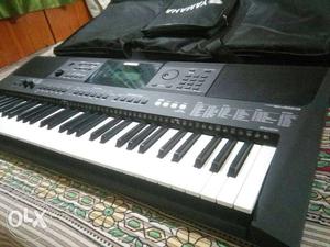 E-453 yamaha keyboard 3 months old