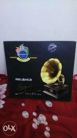 Golden collection audio CDs for shell