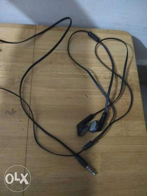Htc brand new earphone in awesome working condition