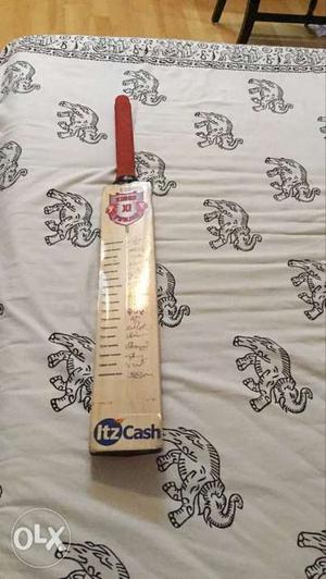It is cricketer bat with all signature ipl player