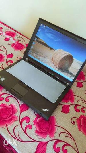 Lenevo laptop 4 gb ram/320 gb HDD/ 3 hours bacup / heavy