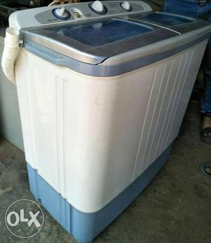 Onida company washing machine with gud condition