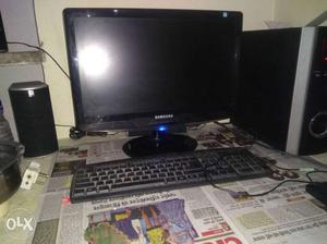 PC a very good condition with Samsung LED and 2GB