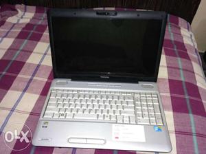 Toshiba L500 Laptop with all accessories