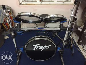 Traps drum set very light use looks brand new
