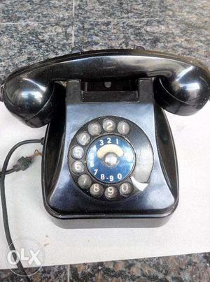Vintage black telephone for sell