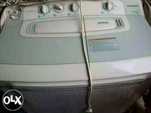 White Clothes Washer And Dryer Set