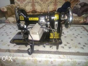 A Pico machine in excellent condition with motor.