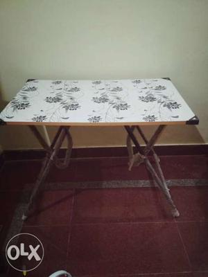 Foldable table and chair