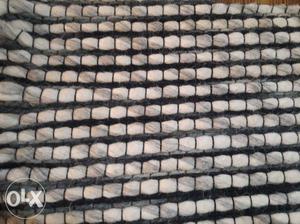 Handknotted wollen carpet