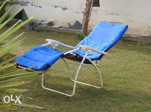 Lounge chair for ur garden or drawing room