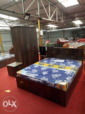 Lower condition wooden Bedroom set.